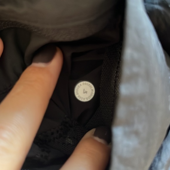 Lululemon Reversible Wind Jacket - Picture 6 of 6